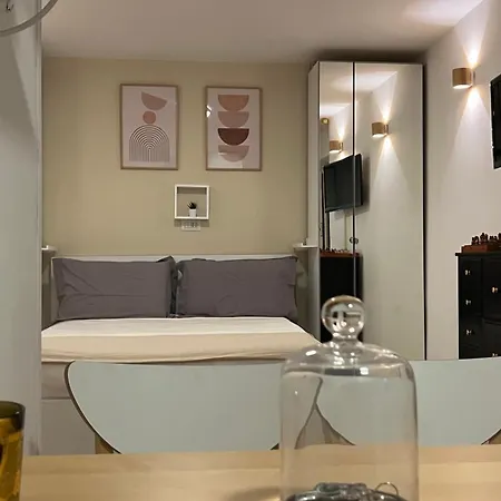 Elegant At Vatican Museum *