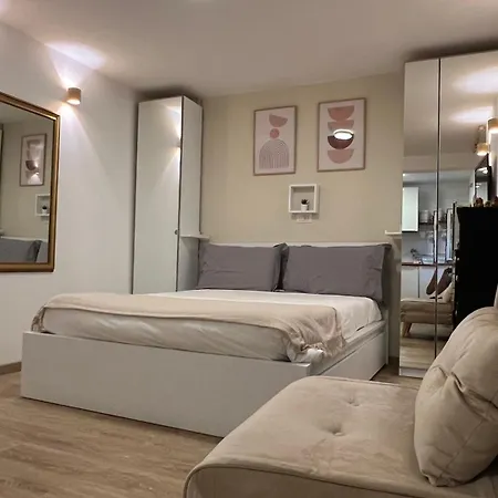 Elegant At Vatican Museum * Roma